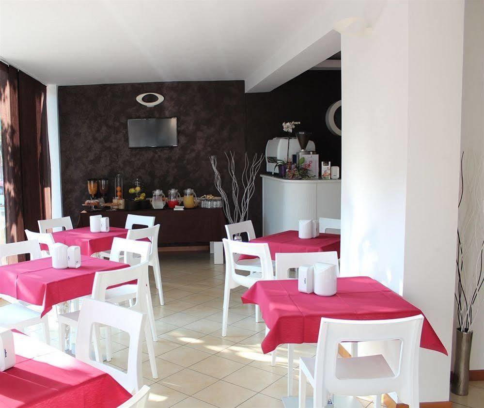 Residence Cigno Ρίμινι Εξωτερικό φωτογραφία